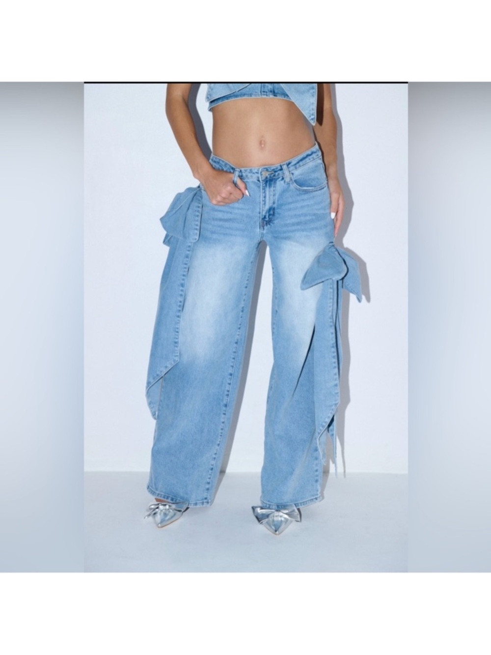 AKIRA AVIVA Light Blue Wide-Leg Jeans with Side Bow